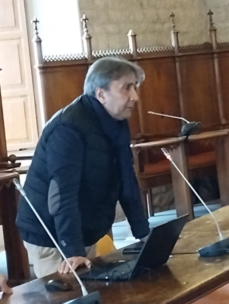 Gubbio, Fiorucci sfida maggioranza e opposizione: «Io non mollo. Se volete mandarmi a casa, fatelo democraticamente»