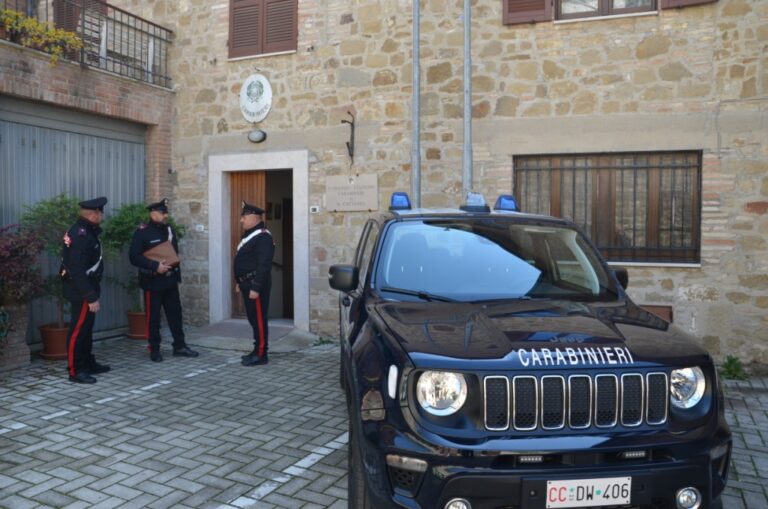 Gualdo Cattaneo, truffa da 35mila euro a un’anziana: denunciata una 59enne, recuperati quasi 15mila euro